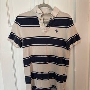 Vintage Abercrombie & Fitch Men's Striped Polo Shirt - Navy and White